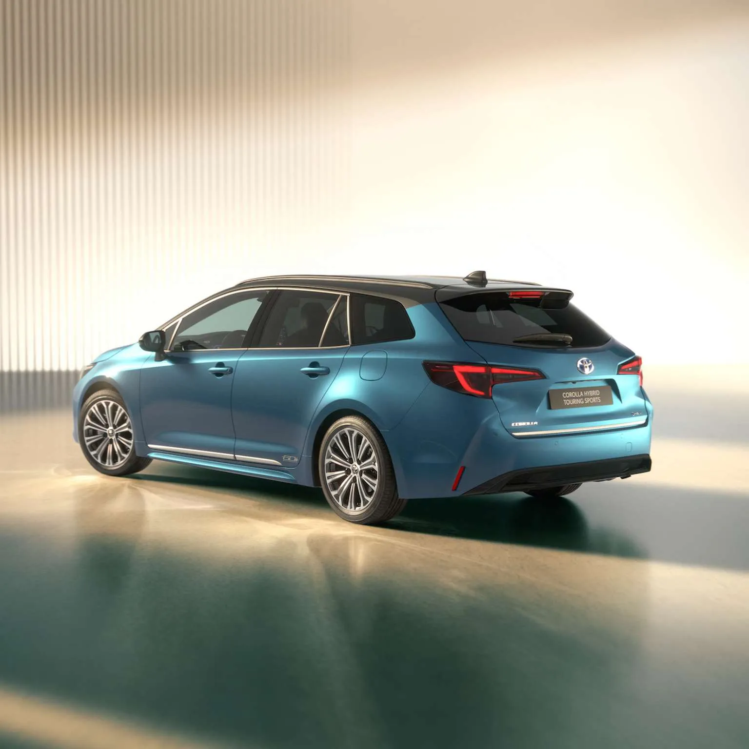 „Toyota“ išskirtinėmis versijomis mini „Corolla“ 60-metį