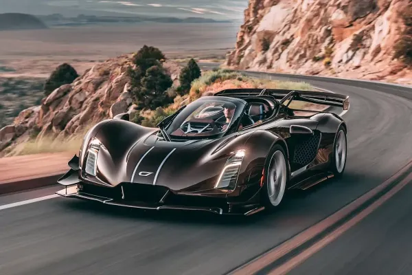 „Czinger 21C Spyder“: du nuimami stogai ir dar daugiau 3D spausdinimo technologijų