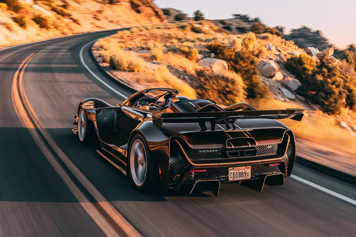„Czinger 21C Spyder“: du nuimami stogai ir dar daugiau 3D spausdinimo technologijų