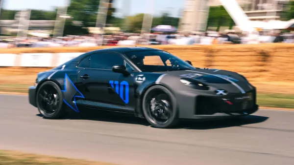 „Alpine“ planai: pasitraukimas iš konkurencijos su „Porsche“, naujų modelių įšaldymas ir Amerikos užkariavimas