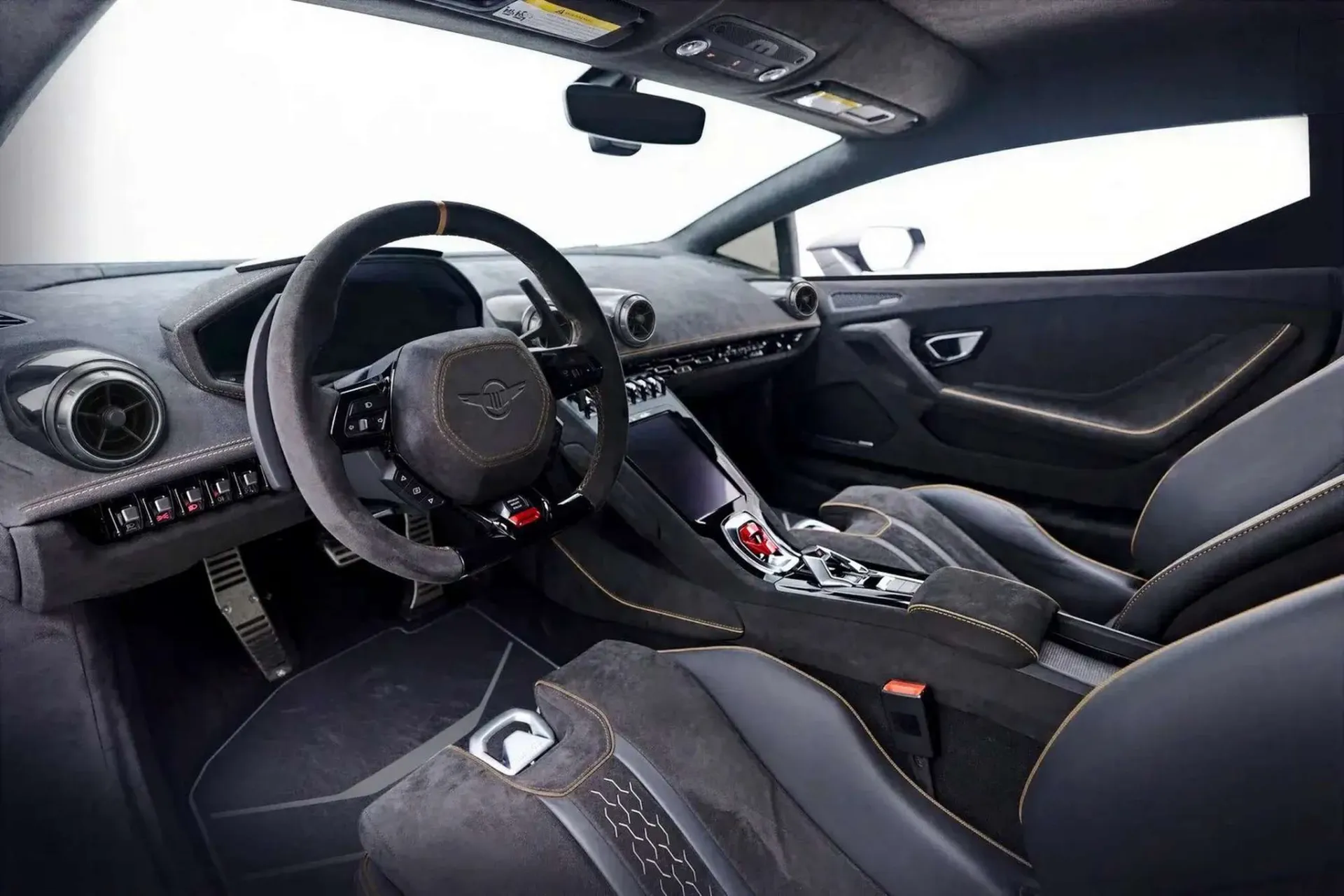 „Rezvani Dune“: kai „Lamborghini Huracan“ tampa 811 AG bekelės monstru