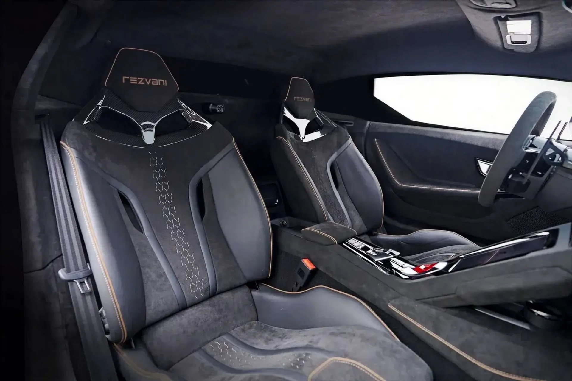 „Rezvani Dune“: kai „Lamborghini Huracan“ tampa 811 AG bekelės monstru
