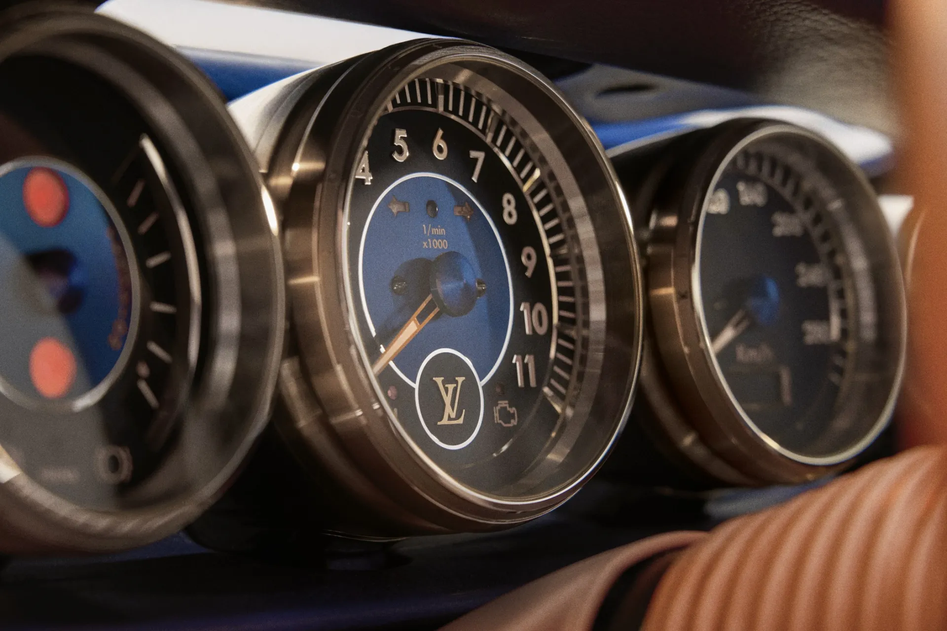Singer Vehicle Design pristatė bendradarbiavimo su Louis Vuitton rezultatą