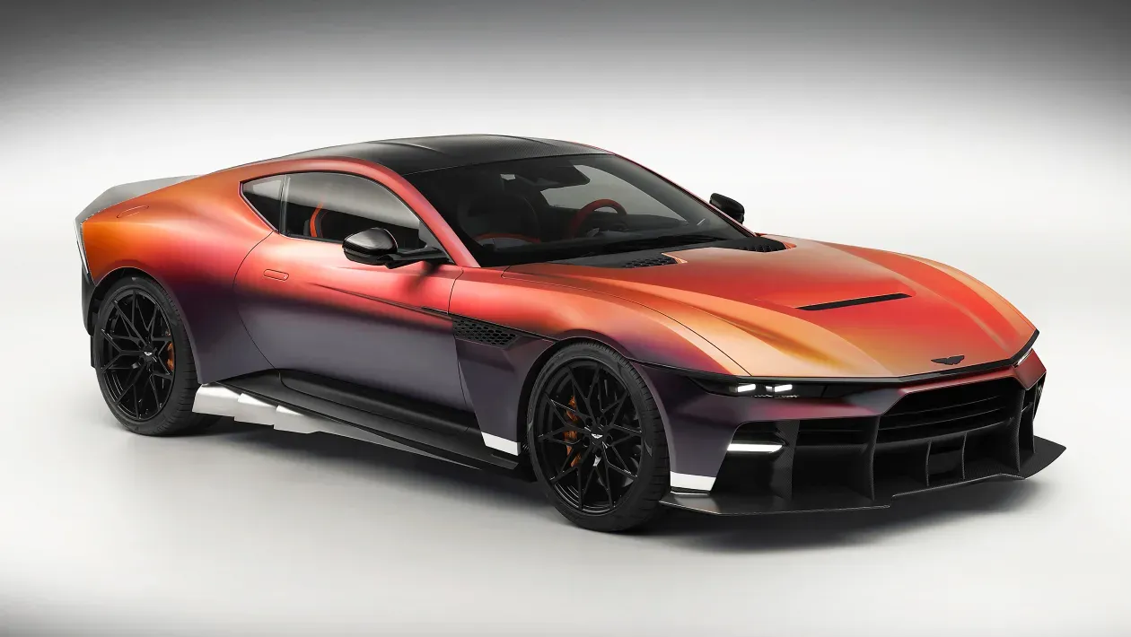 „Aston Martin Valen“: galingiausias V12 šedevras markės istorijoje ir skambus atsakymas elektrifikacijai
