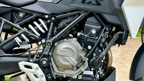 Slaptai užfiksuotas naujas vidutinės klasės „BMW“ adventure motociklas: ar laukia legendinio „F 650 GS“ sugrįžimas?