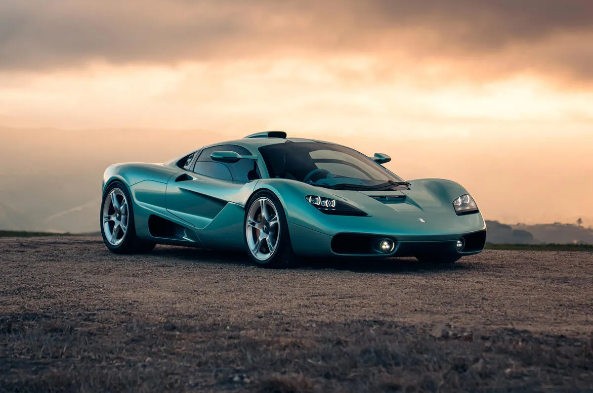 „GMSV S1“: legendinio „McLaren F1“ dvasinis įpėdinis su centralizuota sėdėsena ir 12 100 sūk./min. Cosworth V12 varikliu