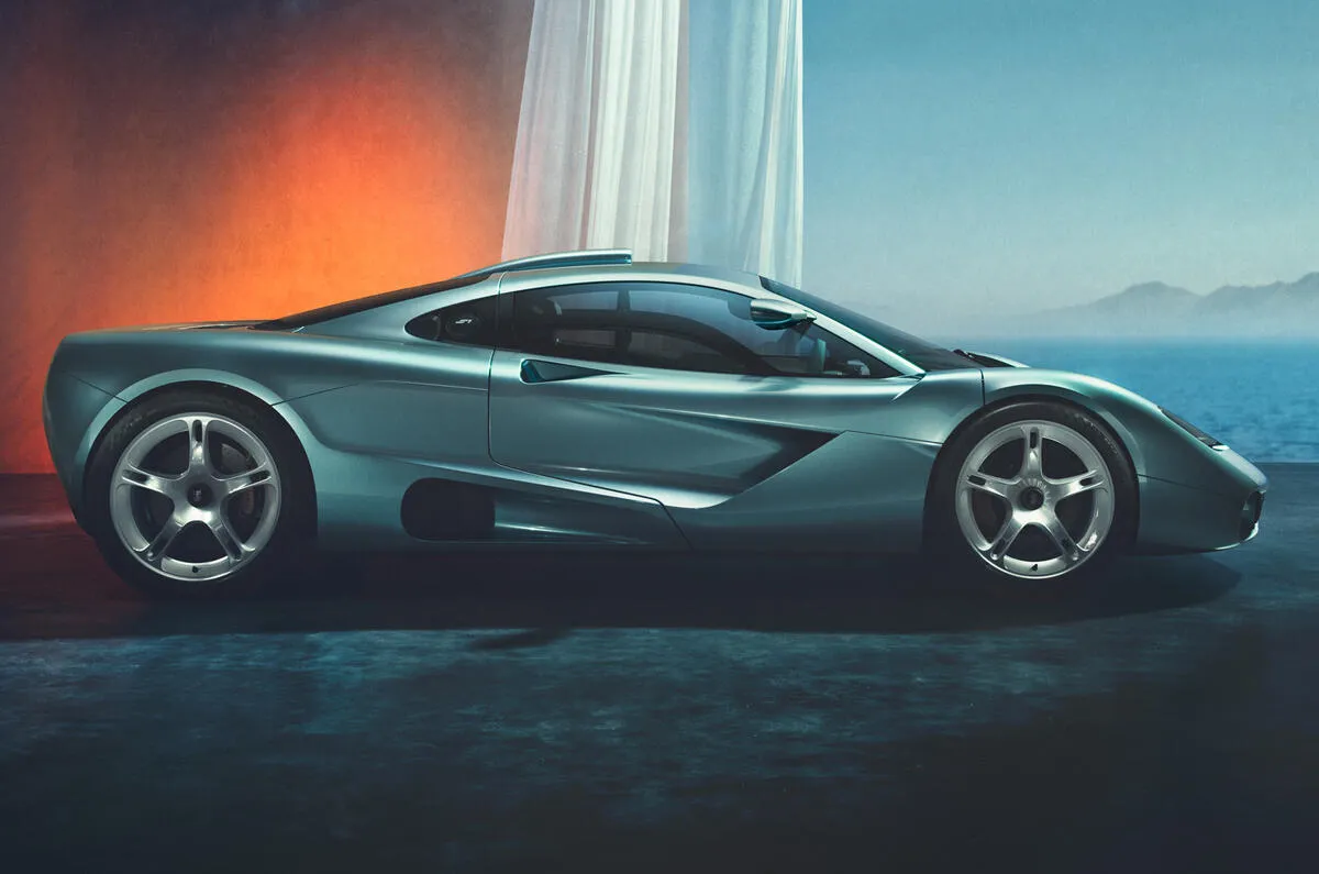 „GMSV S1“: legendinio „McLaren F1“ dvasinis įpėdinis su centralizuota sėdėsena ir 12 100 sūk./min. Cosworth V12 varikliu