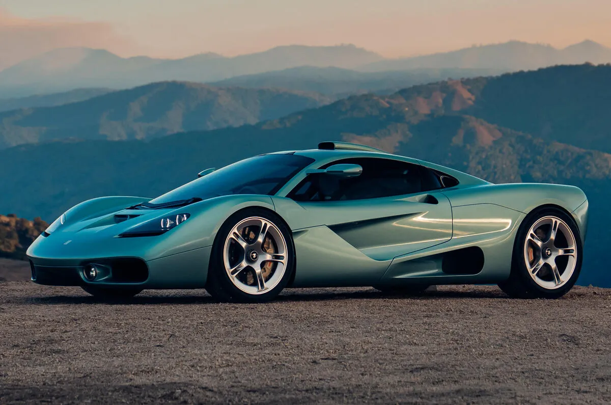 „GMSV S1“: legendinio „McLaren F1“ dvasinis įpėdinis su centralizuota sėdėsena ir 12 100 sūk./min. Cosworth V12 varikliu