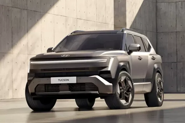 „Hyundai Tucson“ evoliucija: oficialiai atskleistas radikalus naujos kartos krosoverio dizainas