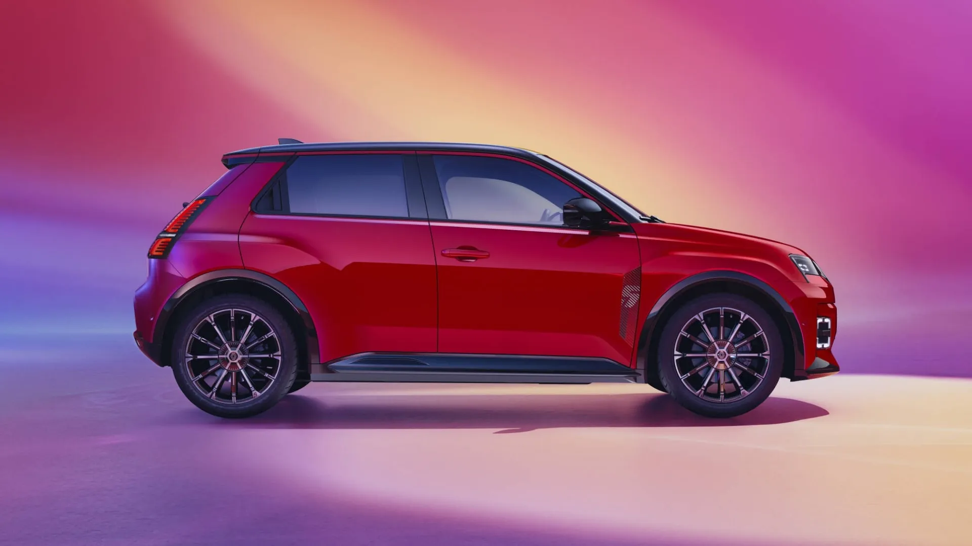 „Renault 5 E-Tech“ atnaujinimai:pigesnė versija ir patobulinta aerodinamika